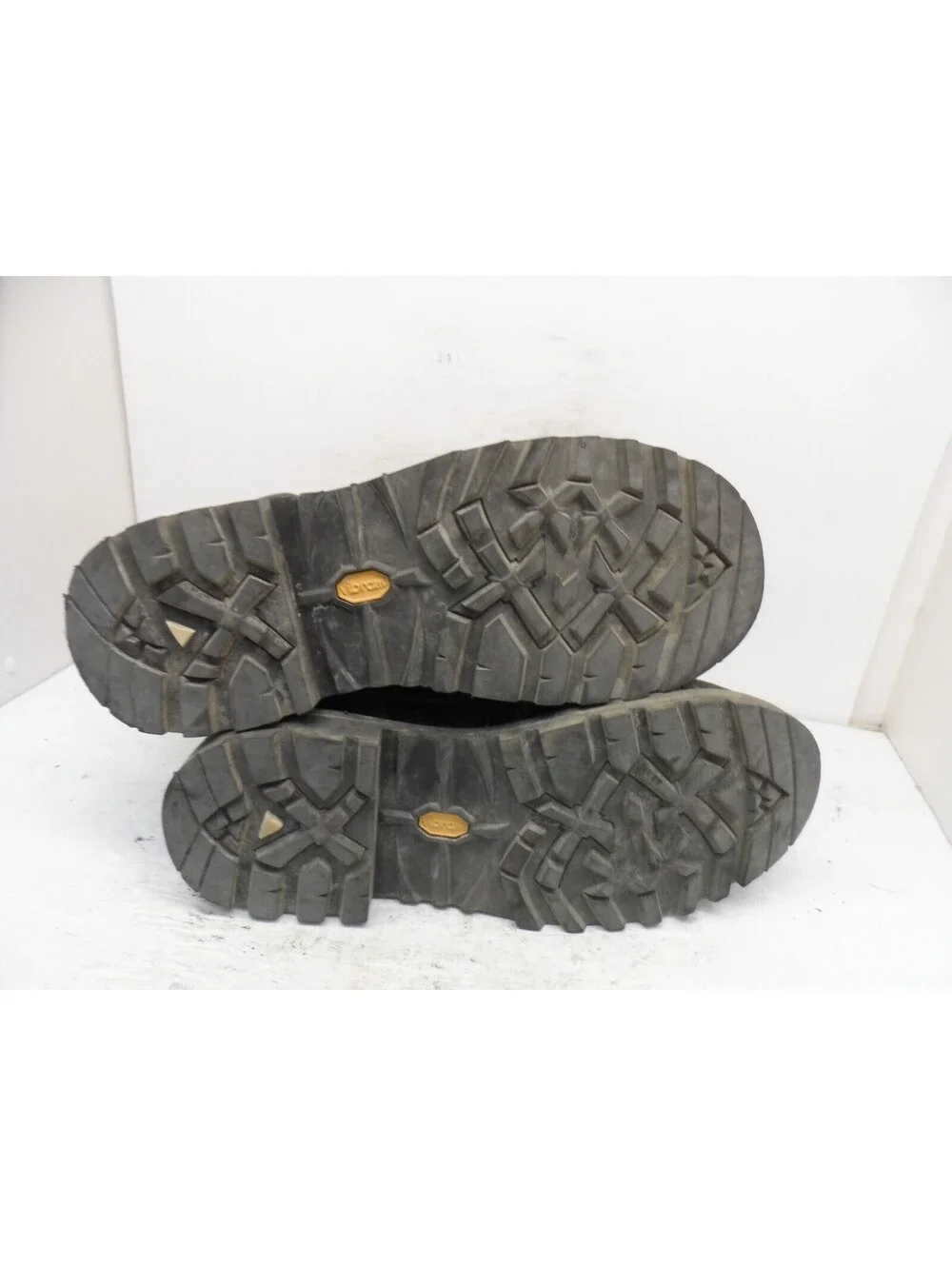 DAKOTA Men's 557 8